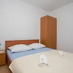 Petar Apartman Dugi Rat